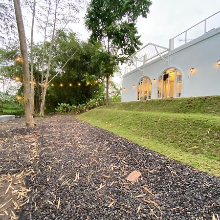 Karabineri Private Pool Jogja Villa Ngaglik Εξωτερικό φωτογραφία