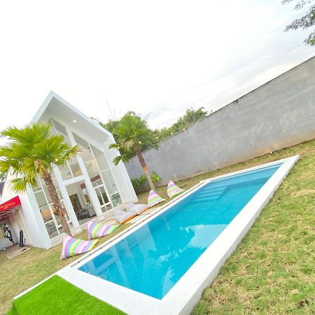 Karabineri Private Pool Jogja Villa Ngaglik Εξωτερικό φωτογραφία