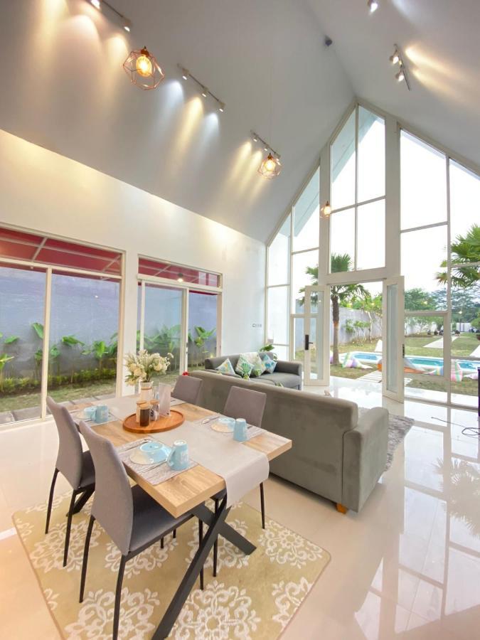 Karabineri Private Pool Jogja Villa Ngaglik Εξωτερικό φωτογραφία